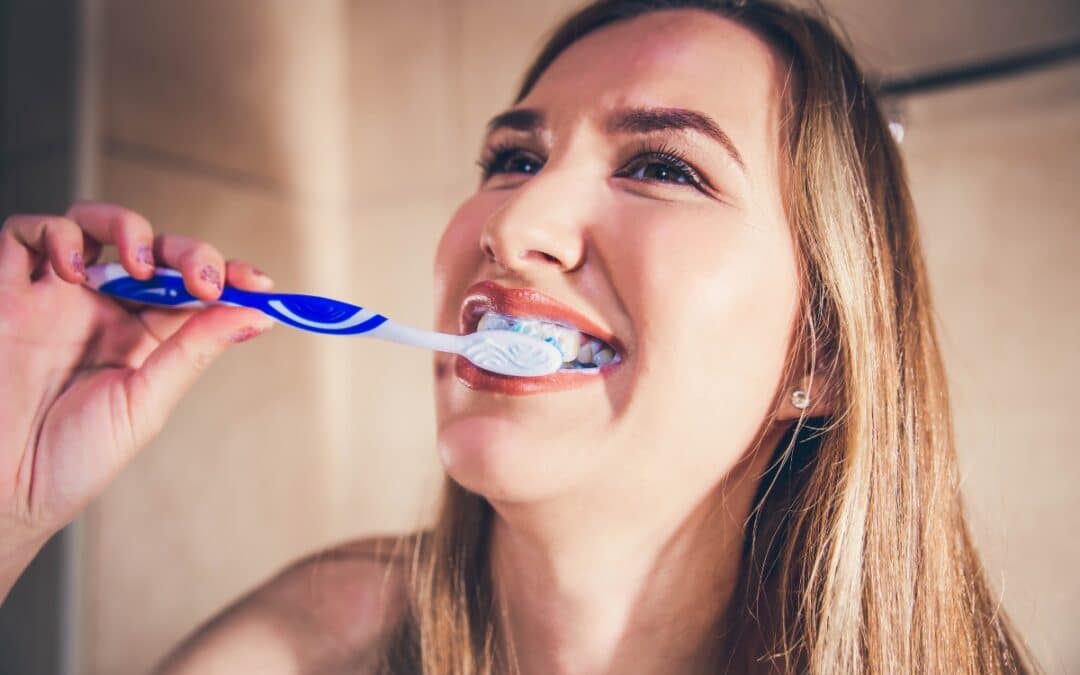 How To Keep Your Teeth Strong After 40 Without Expensive Treatments